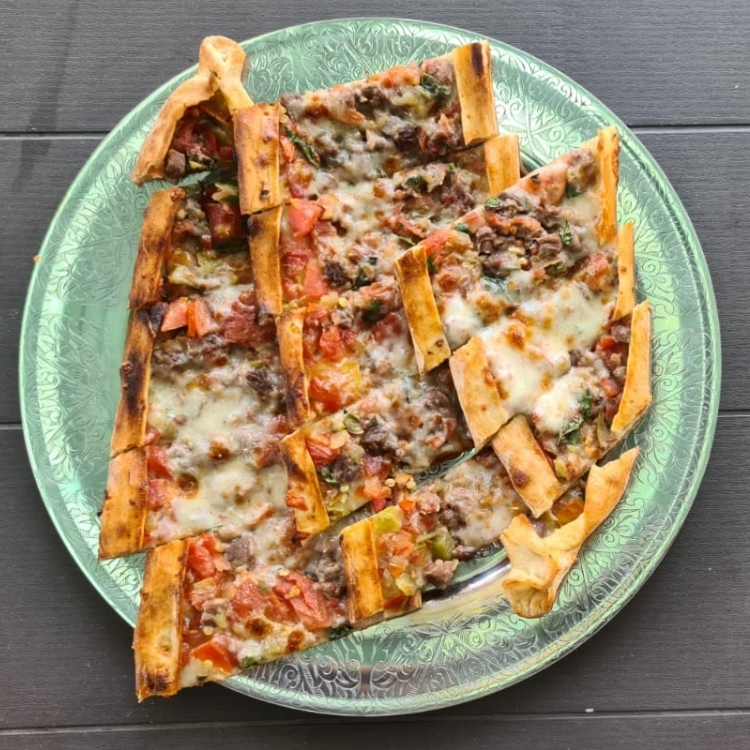 Kıymalı Kaşarlı Pide