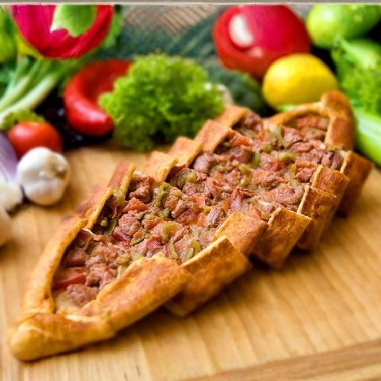 Sade Kuşbaşılı Pide