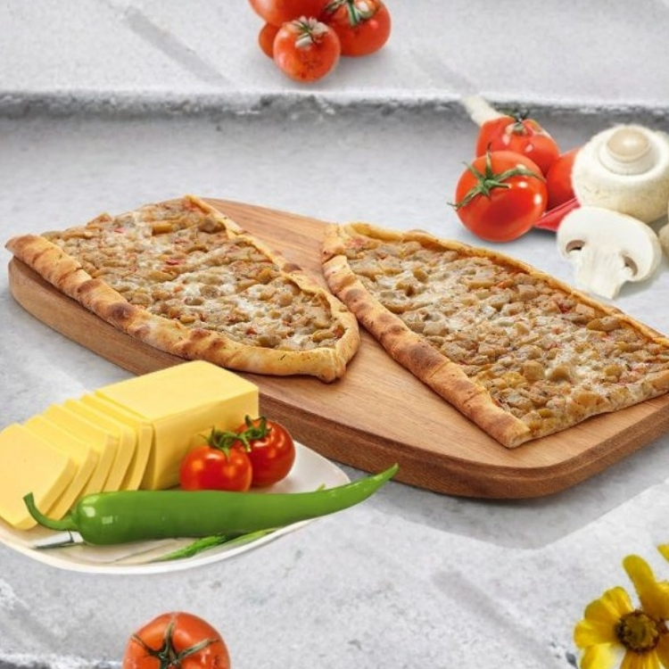 Piliç Etli Kaşarlı Pide